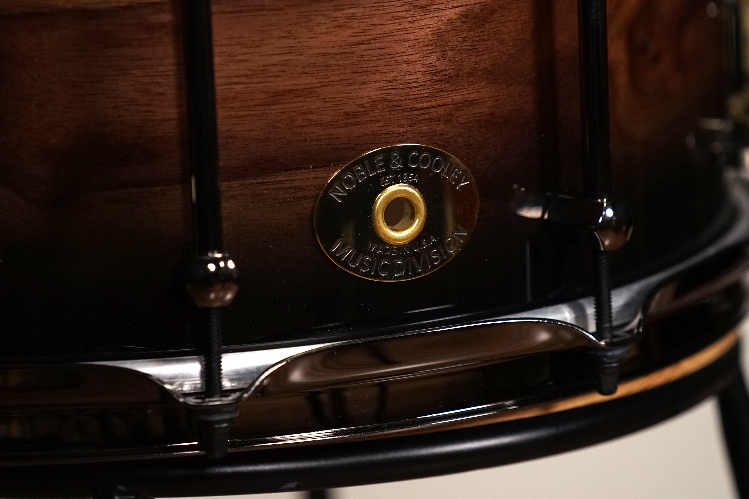 Noble and Cooley 14x6" Classic Walnut Snare - Black Fade