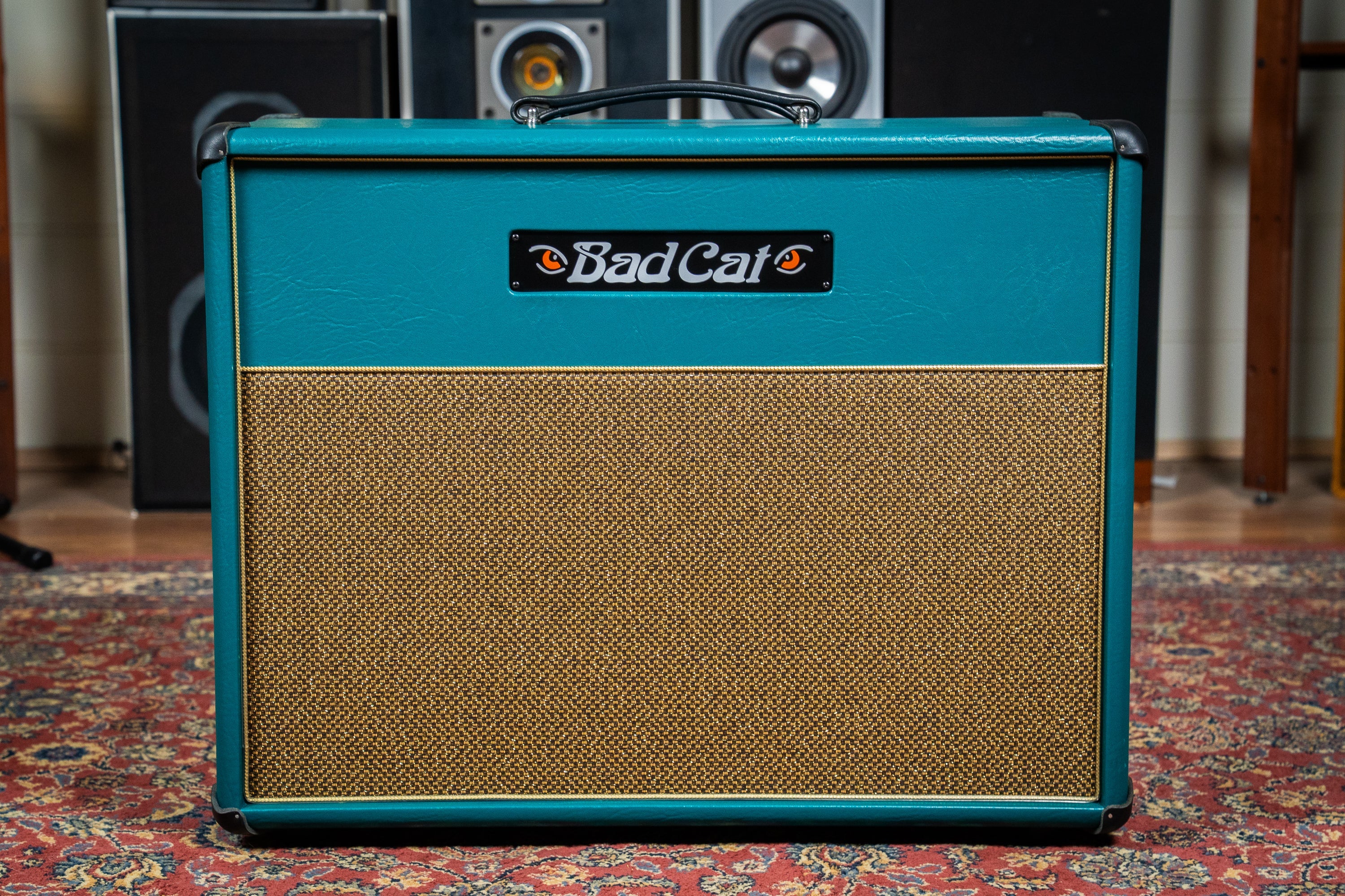Bad Cat CUSTOM Era 30 1x12" Guitar Cab - Antique Green / Gold Piping