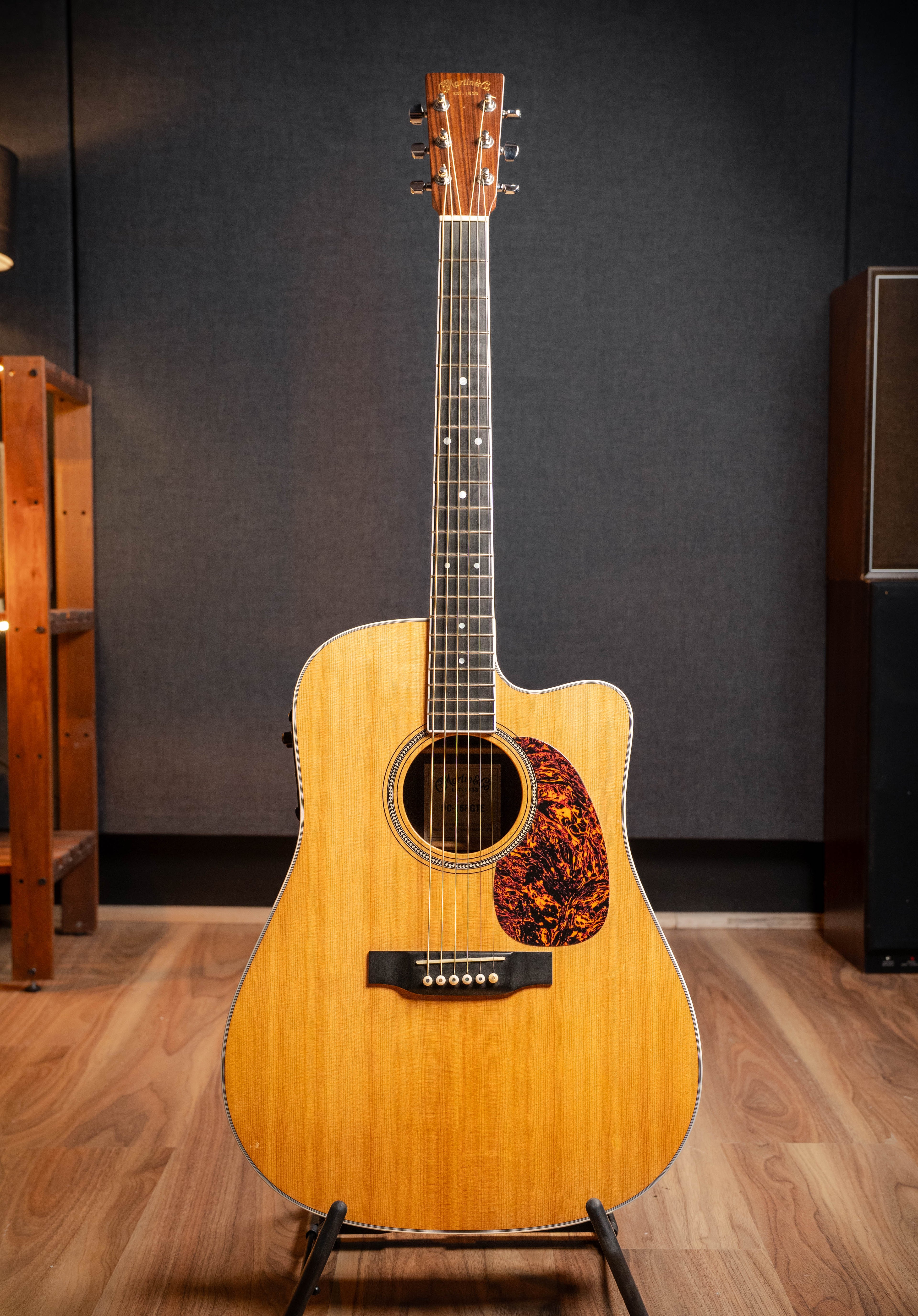 Martin DC-16RGTE Aura w/Case - Pre-Owned