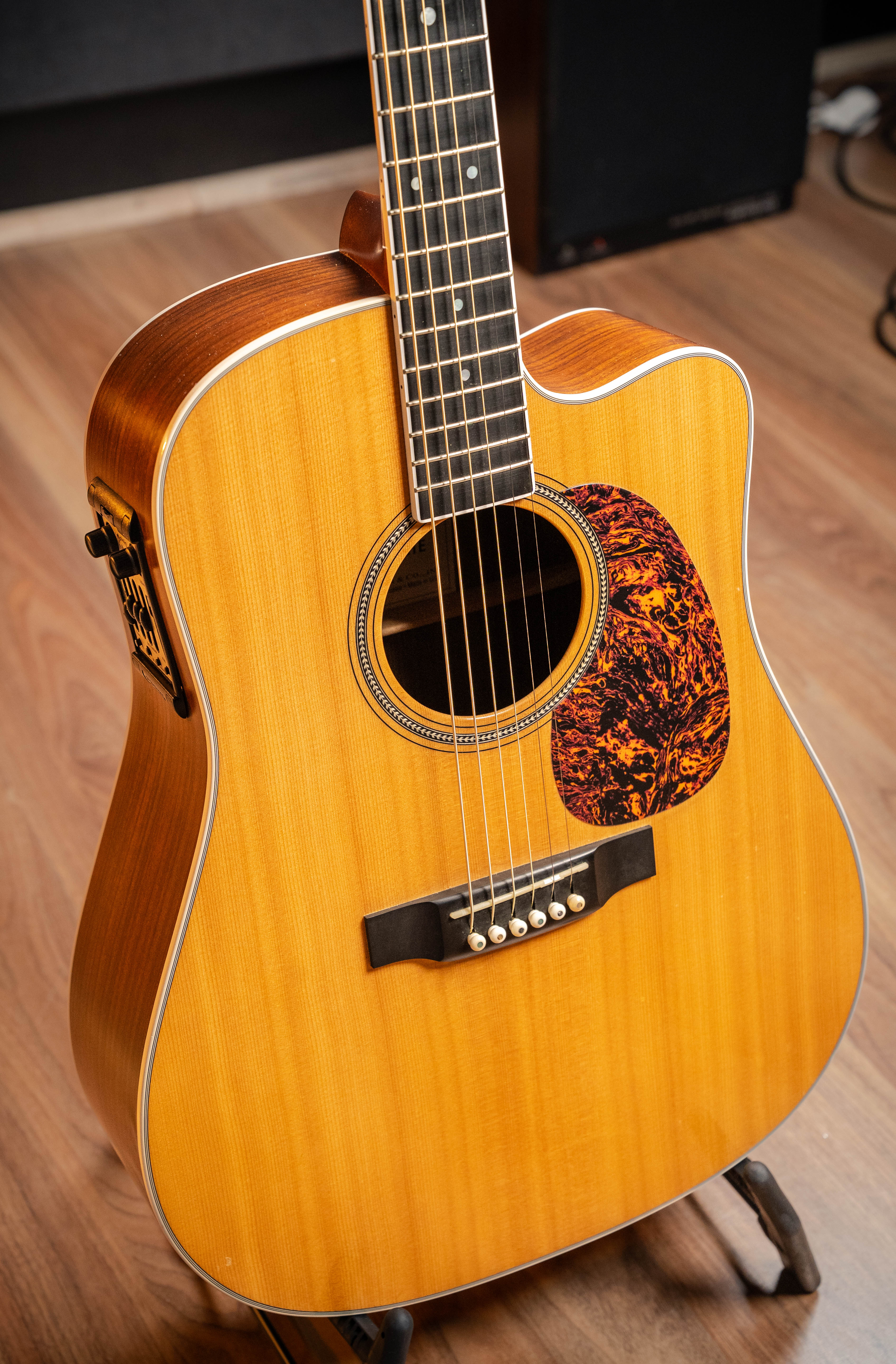 Martin DC-16RGTE Aura w/Case - Pre-Owned