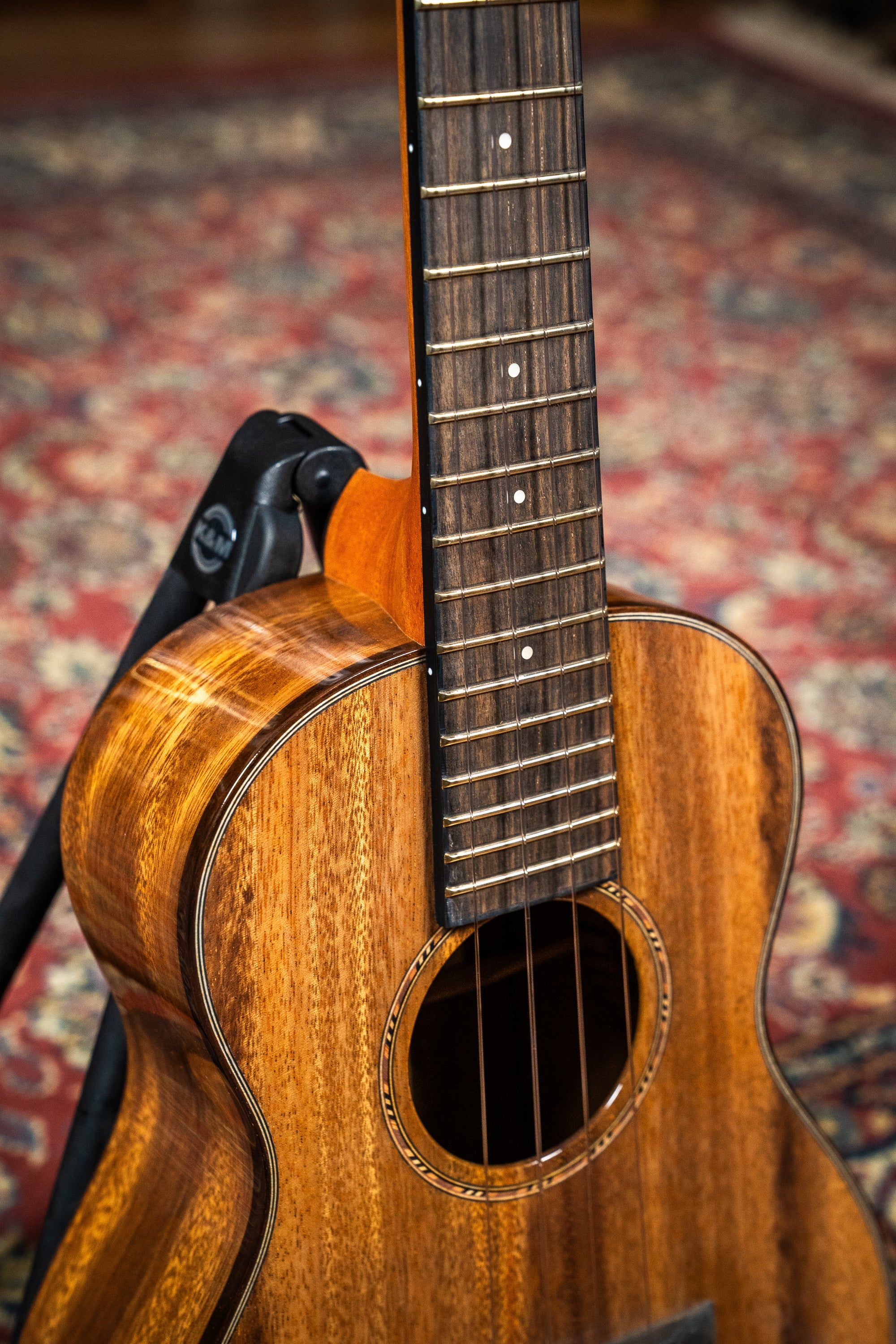 Pono AT-O Oihana Series Tenor Ukulele - Acacia