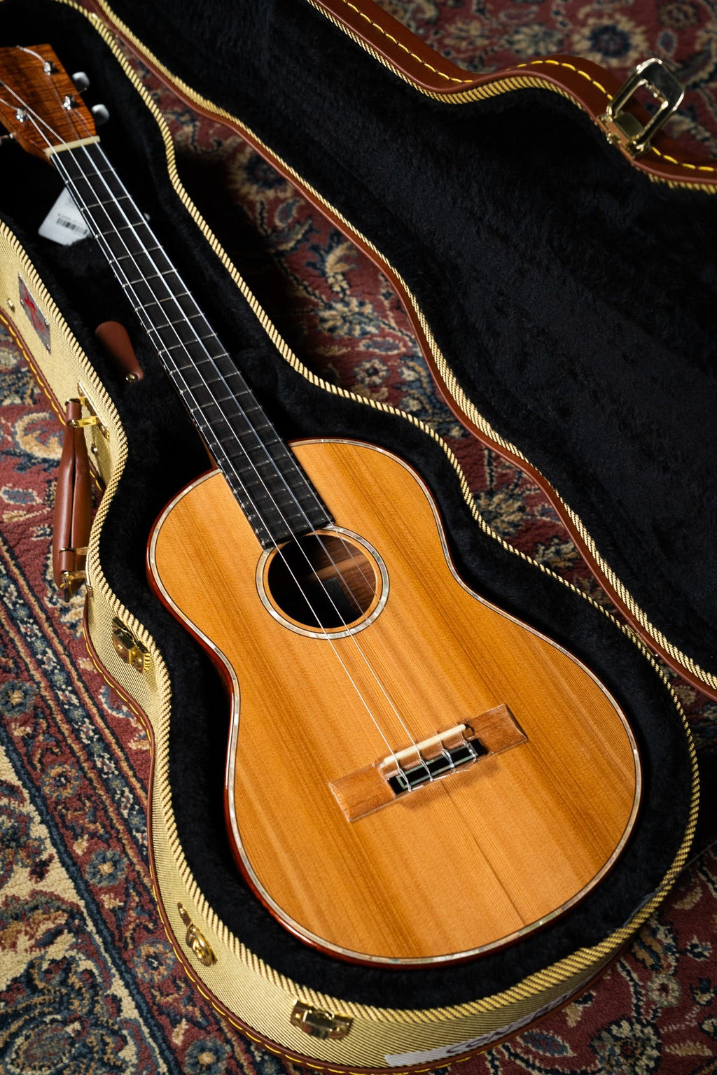 Szabadics Baritone Ukulele #20 w/Case - Western Red Cedar / Blackwood