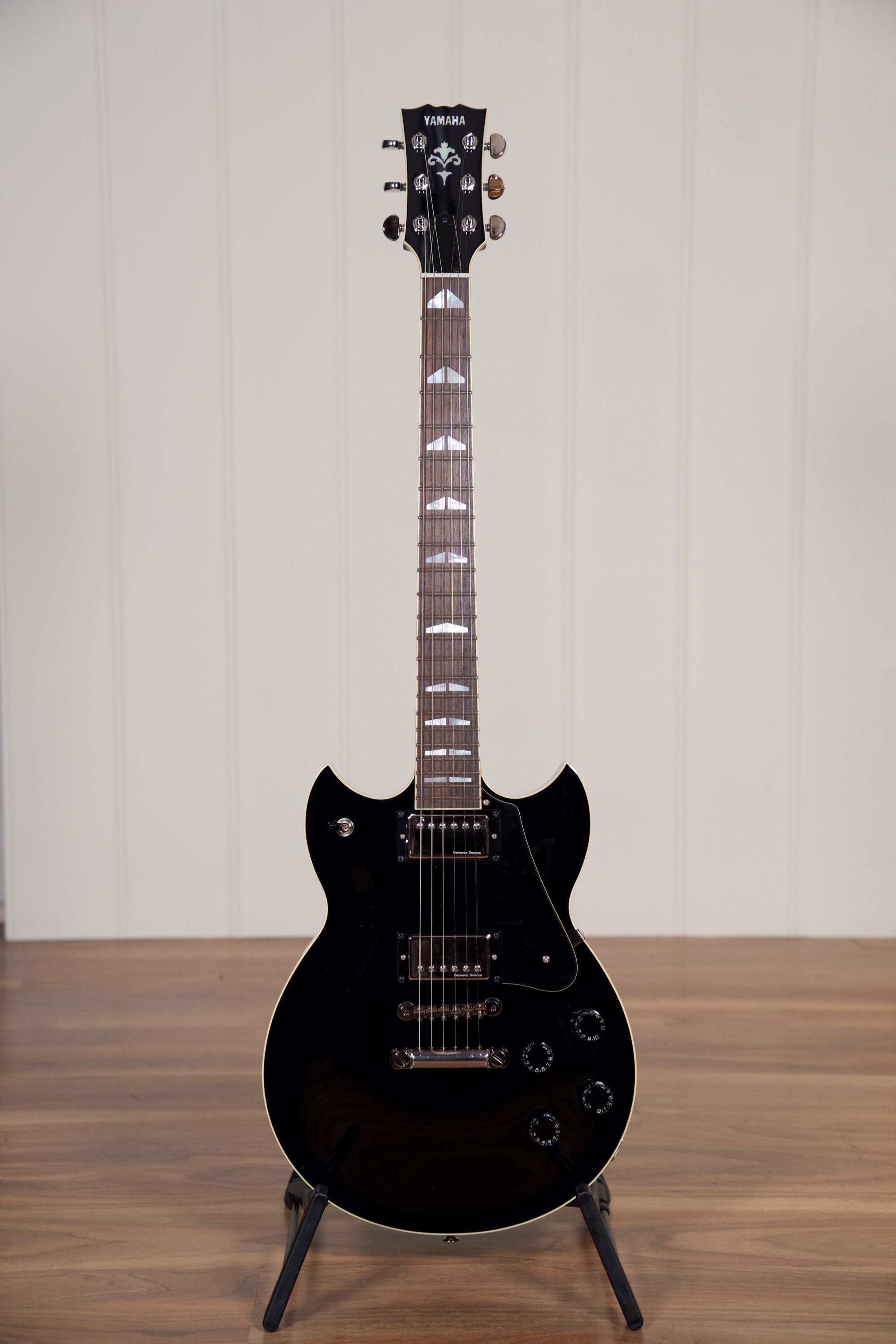 Yamaha SG1820 Electric Guitar w/Case - Black (Made in Japan)