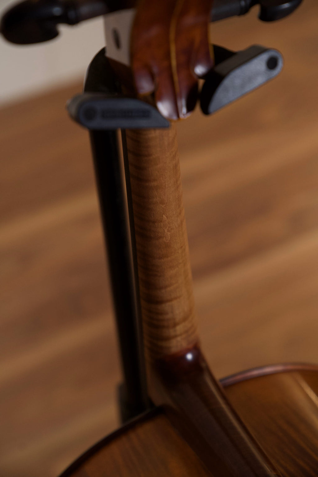Vasile Gliga Advanced Cello Outfit 4/4 - Antique Oil Finish