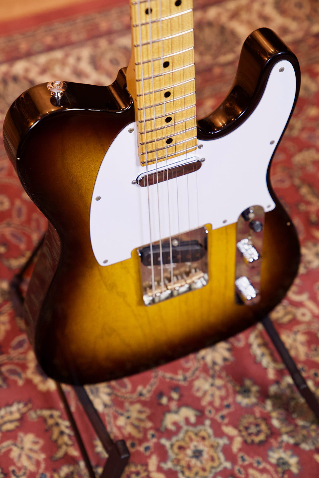 Suhr Classic T Antique Electric Guitar - 2-Tone Sunburst MN