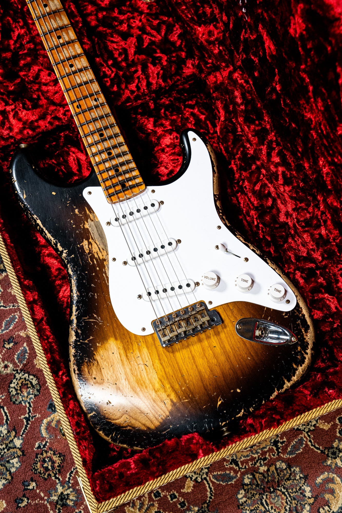 Fender Limited Edition 70th Anniversary 1954 Stratocaster  - Super Heavy Relic - Wide-Fade 2-Color Sunburst