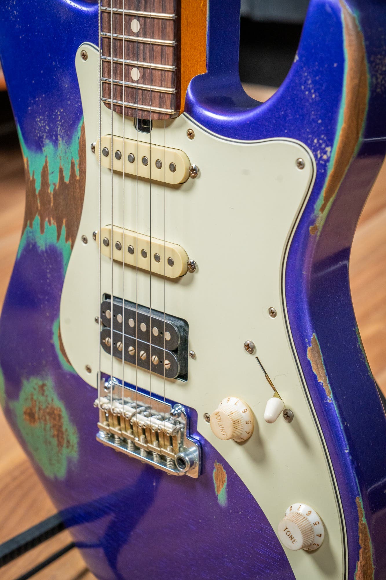 Friedman Vintage S HSS - Rosewood FB - Nitro Heavy Aged Purple Metallic Over Sage Green
