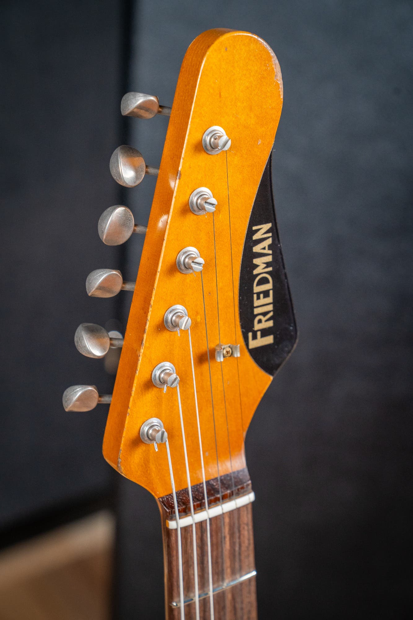 Friedman Vintage T - Rosewood FB - Nitro Fiesta Red Medium Aged (Classic 90 / HB Pickups)
