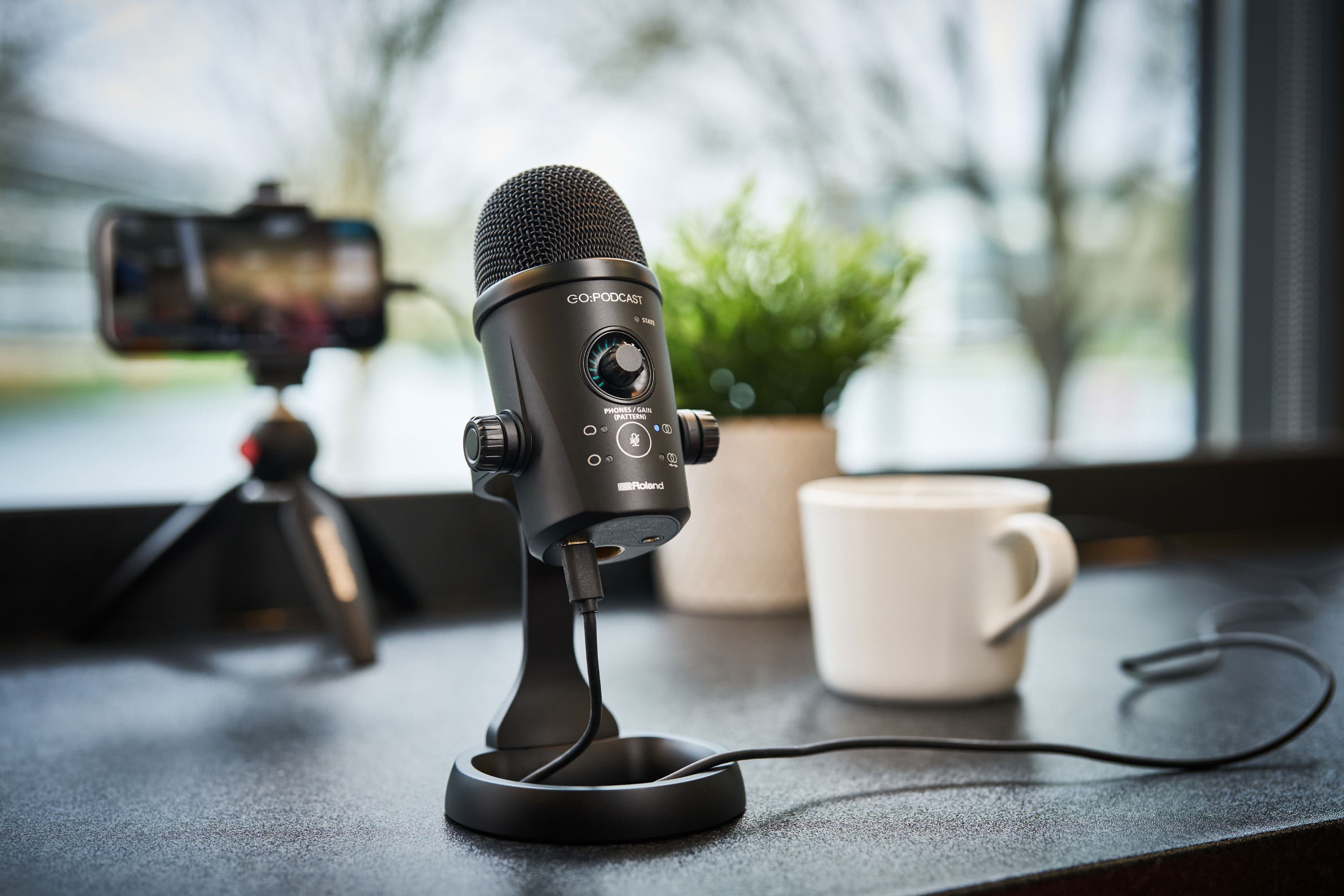 Roland GO:PODCAST - Video Podcasting Studio for Smartphones