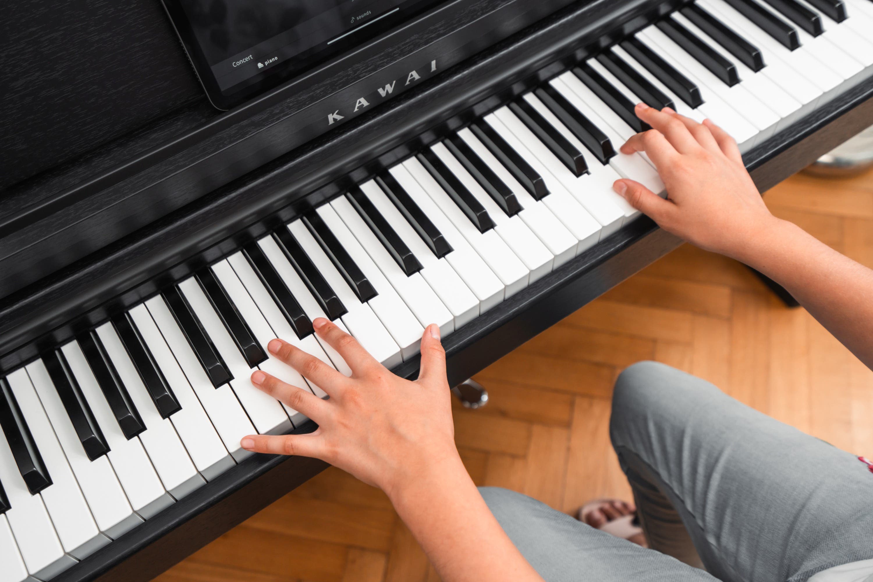 Kawai CX202WS Digital Piano w/Matching Bench - White Satin