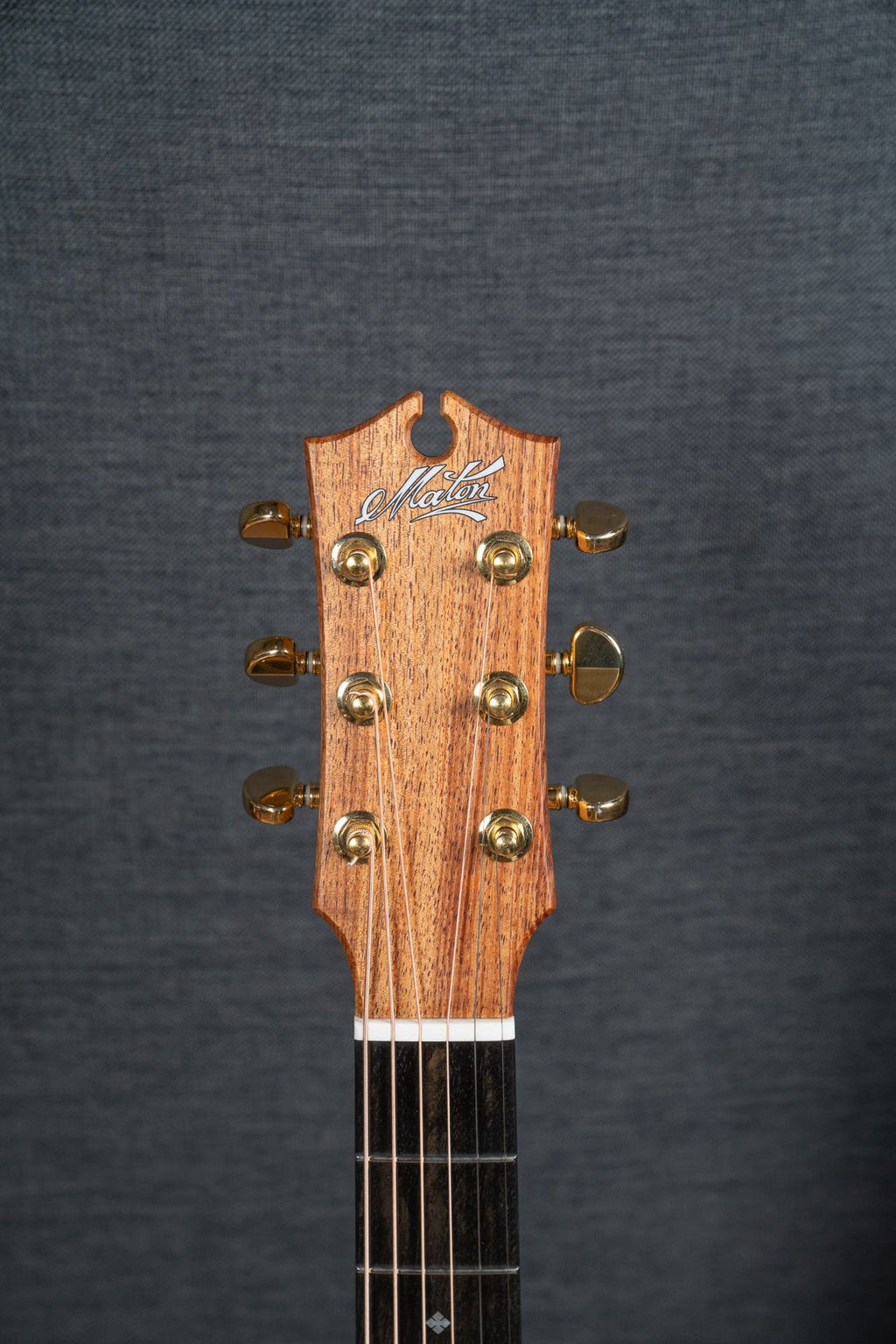 Maton EBG808C-ARTIST Acoustic Electric Guitar w/Case
