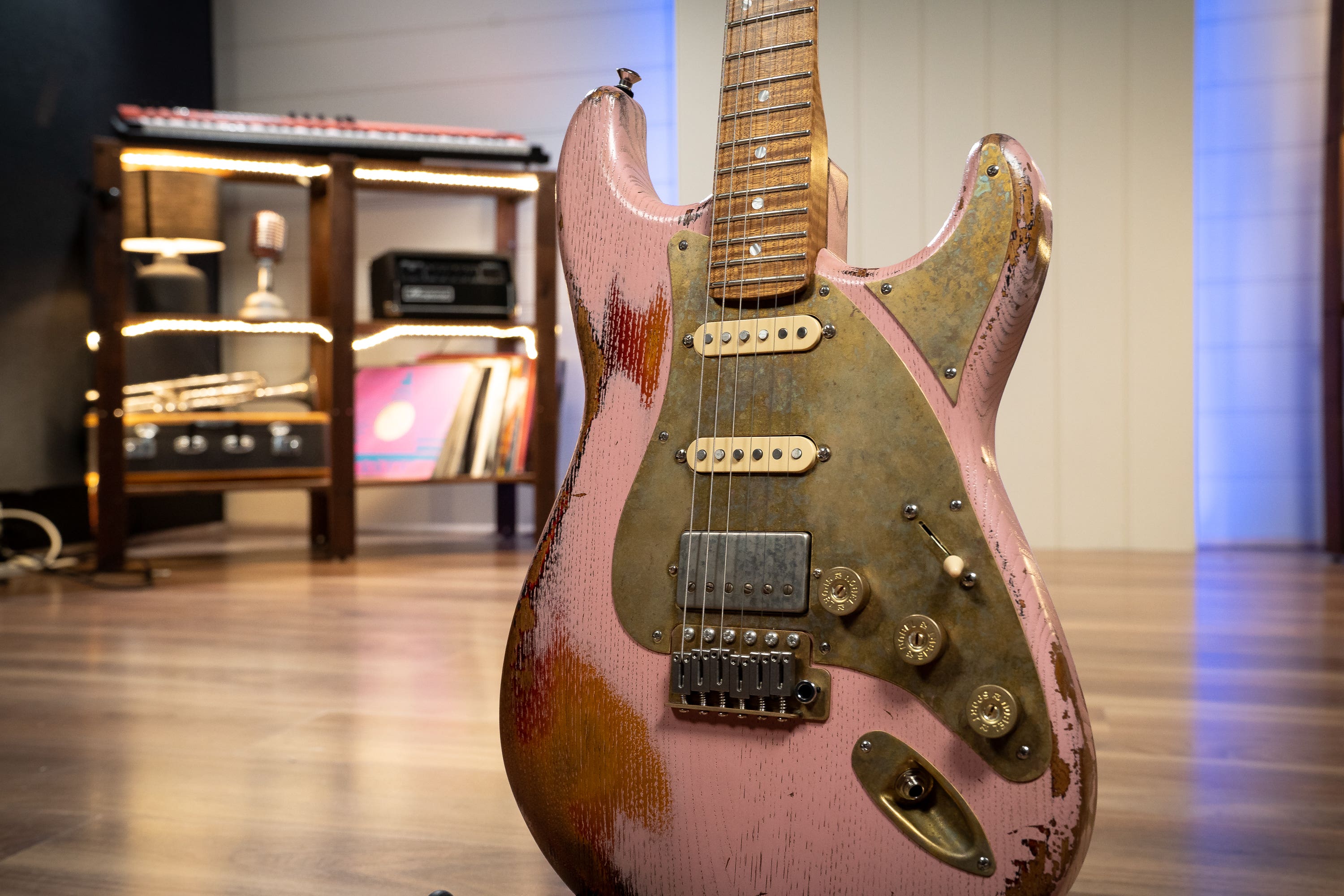Paoletti Loft Series Alfa HSS - Heavy Pink / Curly Maple