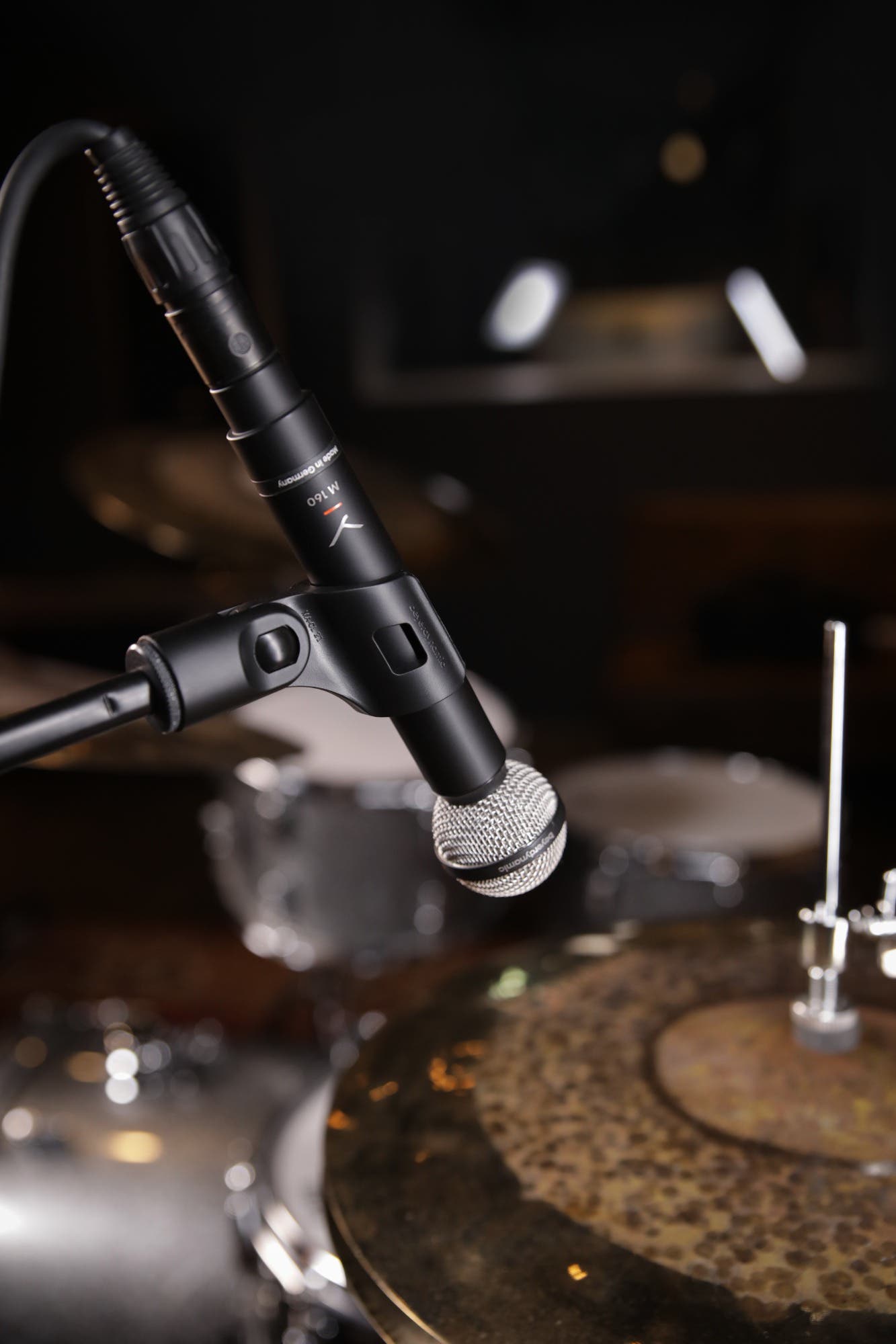 BeyerDynamic M 160 Dynamic Double Ribbon Microphone (Hypercardioid)