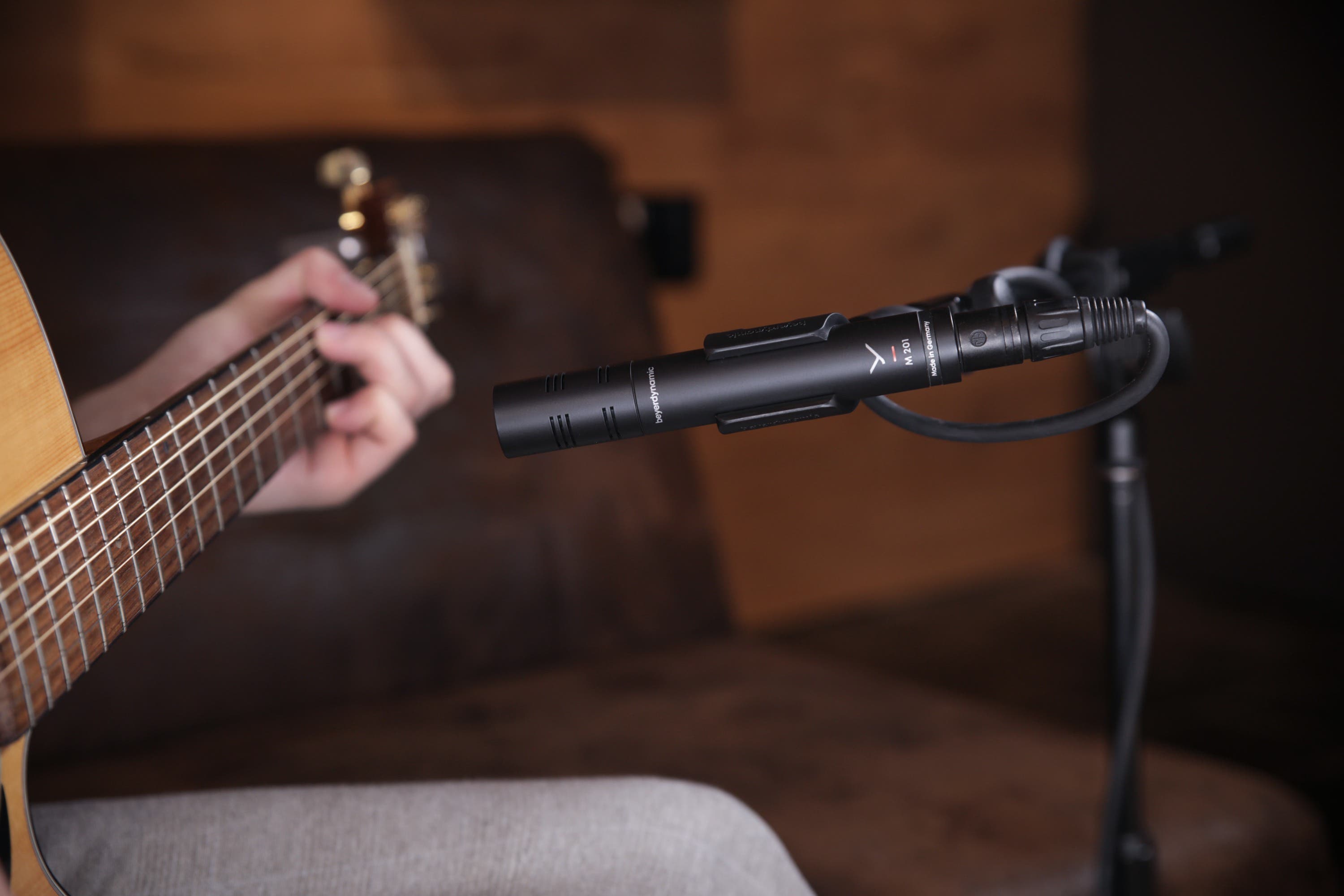 BeyerDynamic M 201 Hypercardioid Dynamic Microphone