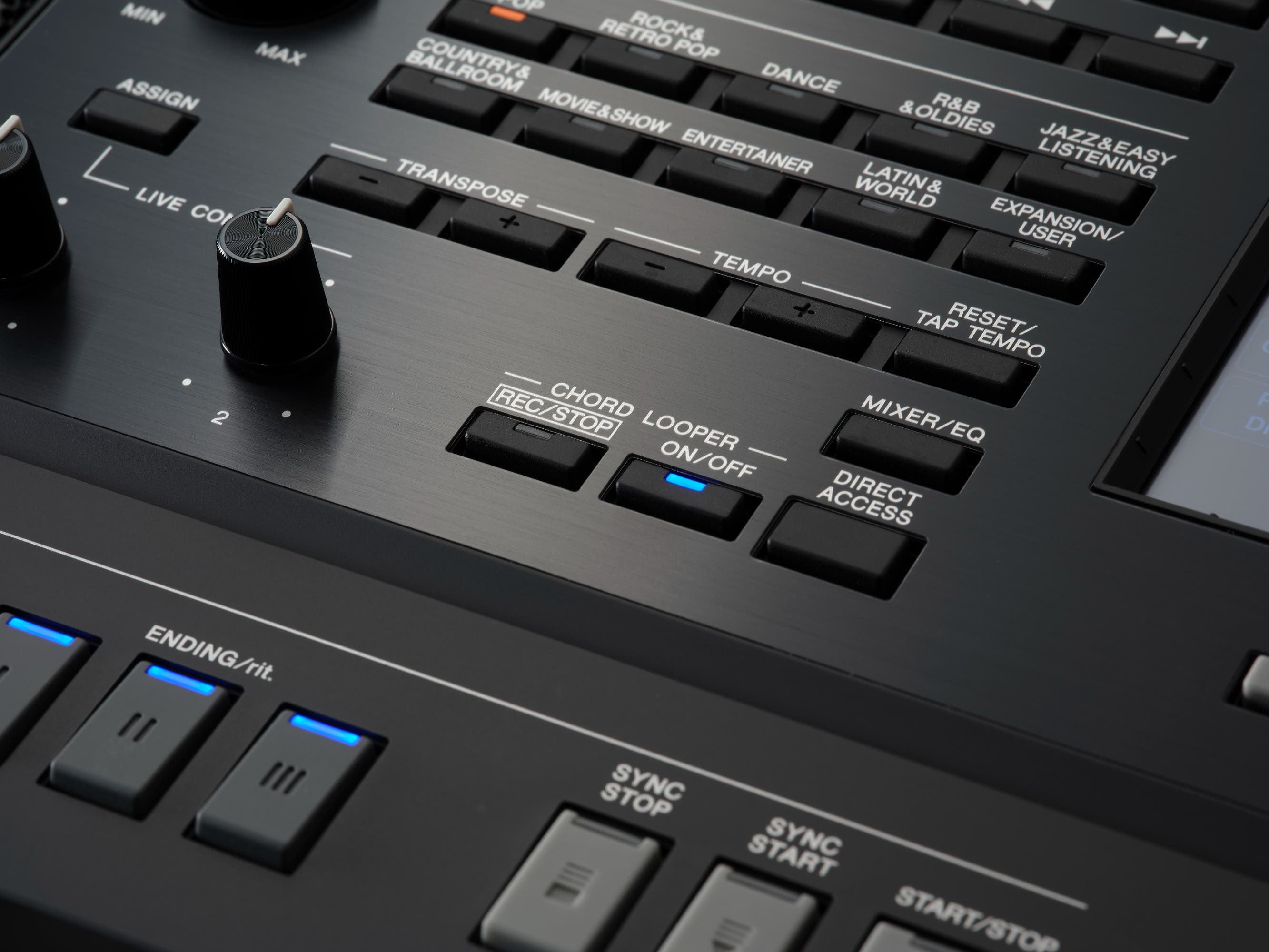 Yamaha PSRSX920 Digital Workstation / Arranger Keyboard