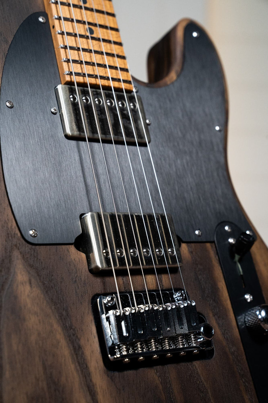 Suhr Andy Wood Signature Modern T HH - Whiskey Barrel (510 Tremolo)