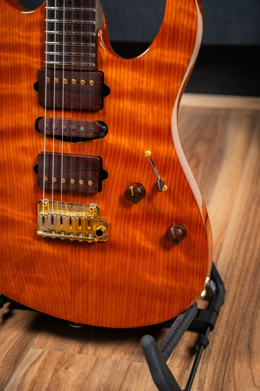Suhr 2015 Collection Modern Carve Top w/Case + Matching Pedal - Figured Redwood - Pre-Owned (#27209)