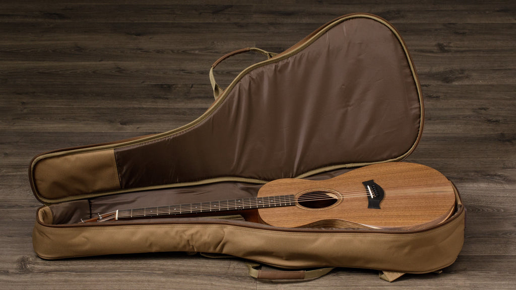 Taylor Academy 22e Acoustic Electric Guitar w/Gigbag - Walnut Top