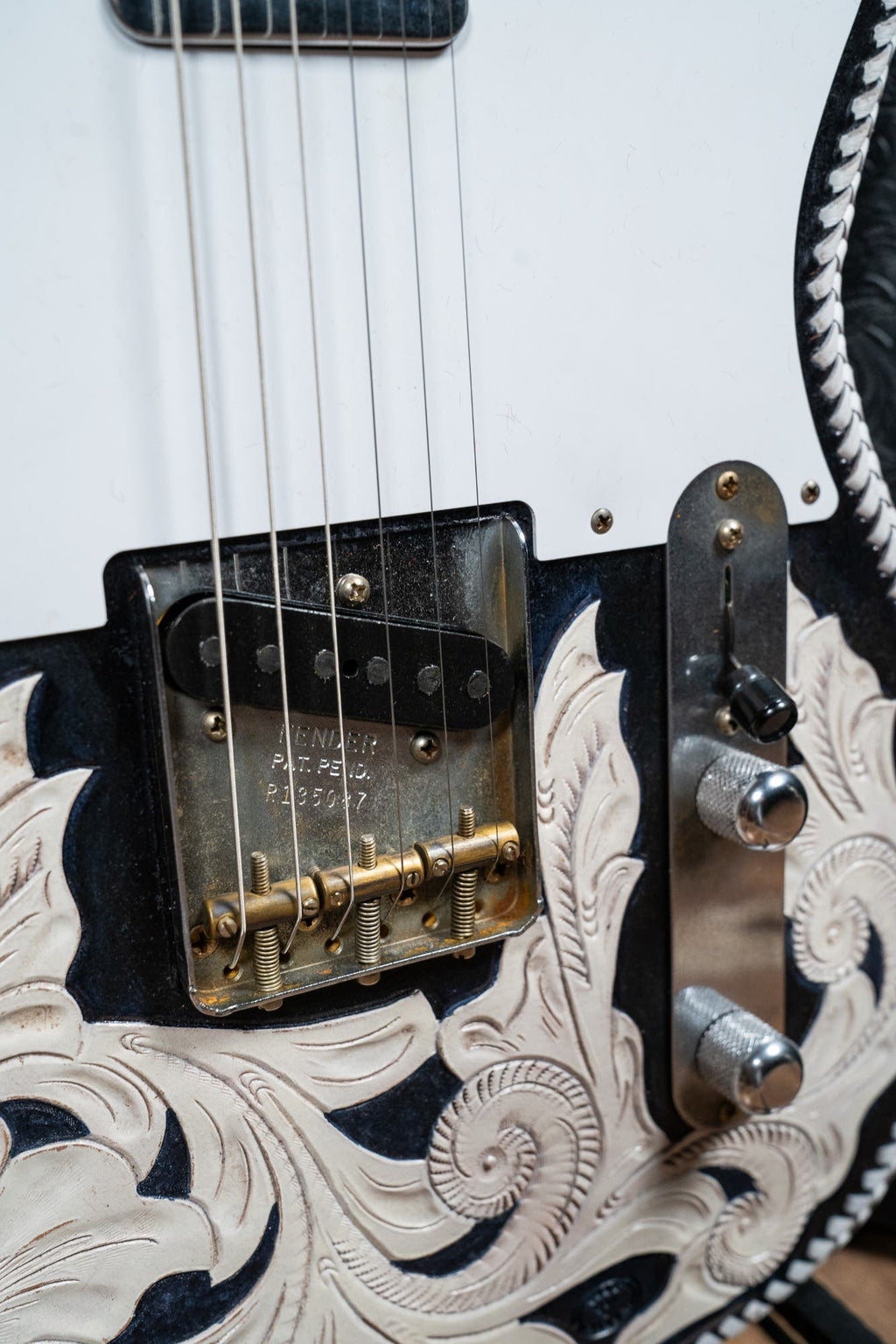 Fender Custom Shop Masterbuilt Waylon Jennings BTB 54' Telecaster Relic - Black and White Tooled Leather over Butterscotch Blonde